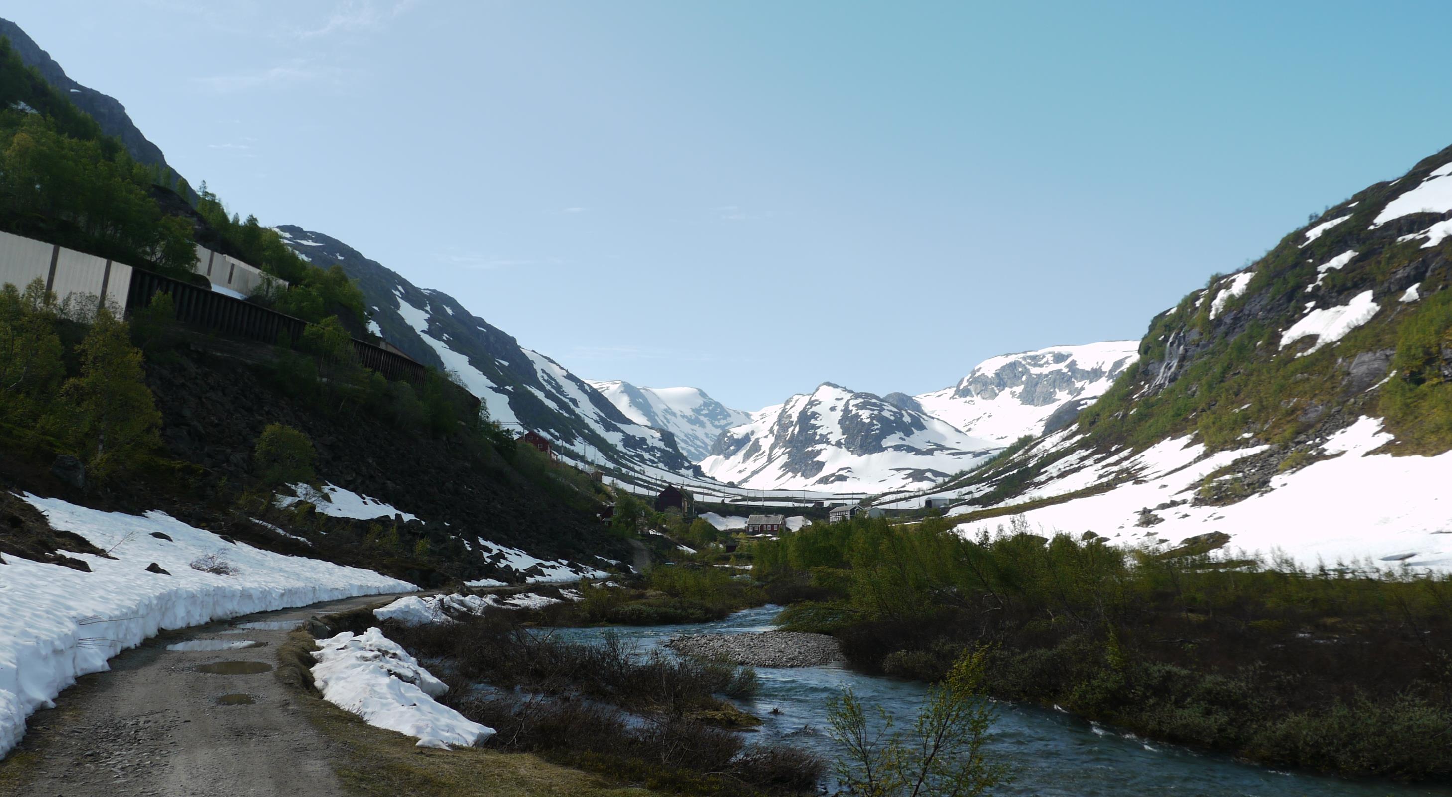 We caught the train up Flåm Valley. Sven cycled down, Jacqueline and Cassie walked down from halfway
